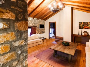 Unclassified image, 4 of 23, button - Alluring Holiday Home in Pella with Hot Tub (Edessa)