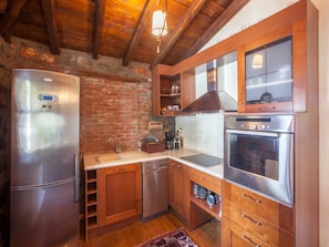 House | Private kitchen | Fridge, oven, stovetop, dishwasher