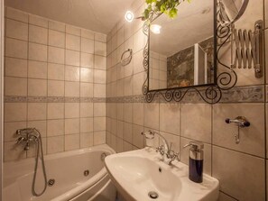 Shower, towels