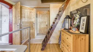 House | Bathroom