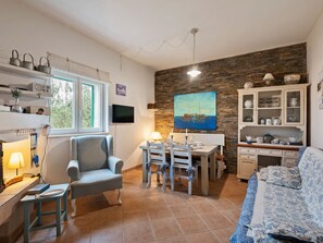 House | Dining - Homely Apartment in Genova With Sea Nearby (Pakostane)