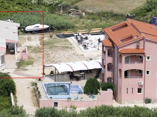 Quaint Holiday Home in Metajna With Terrace