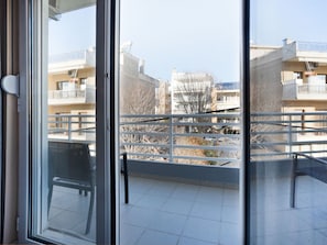 Apartment | Balcony - Urban Apartment in Alexandroupoli near Beach (Alexandroupoli)