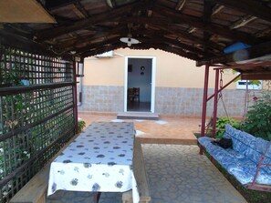 Balcony - Simplistic Apartment in Opatija With Private Garden (Opatija)