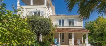 Deluxe Apartment in Premantura With a Shared Swimming Pool