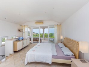 Apartment | 2 bedrooms, individually furnished, iron/ironing board