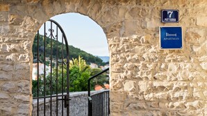 Unclassified image, 4 of 33, button - Snug Apartment in Pučišća near Beach (Pucisca)