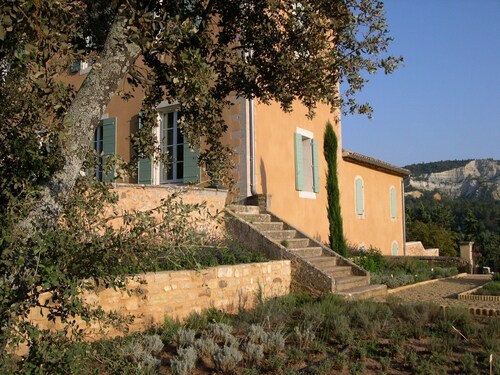 Secluded Holiday Home in Rustrel With Swimming Pool