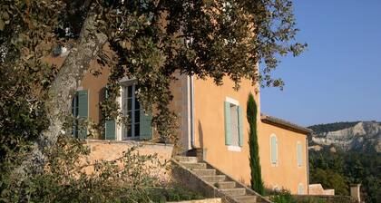 Secluded Holiday Home in Rustrel With Swimming Pool