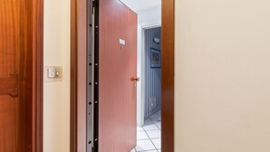 2 chambres, lits bébé (en supplément), draps fournis