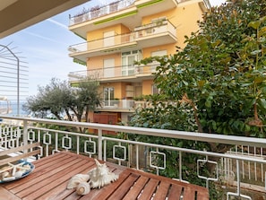 Apartment | Balcony - Restful Apartment in Sanremo With Balcony (Sanremo)