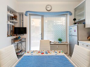 Dining - Restful Apartment in Sanremo With Balcony (Sanremo)