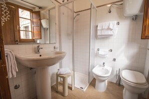 Cottage | Bathroom - Cottage in Magione Near Lake Trasimeno (Magione)