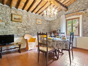 Living room - Heritage Villa in Poggio Alla Croce With Swimming Pool (Figline e Incisa Valdarno)