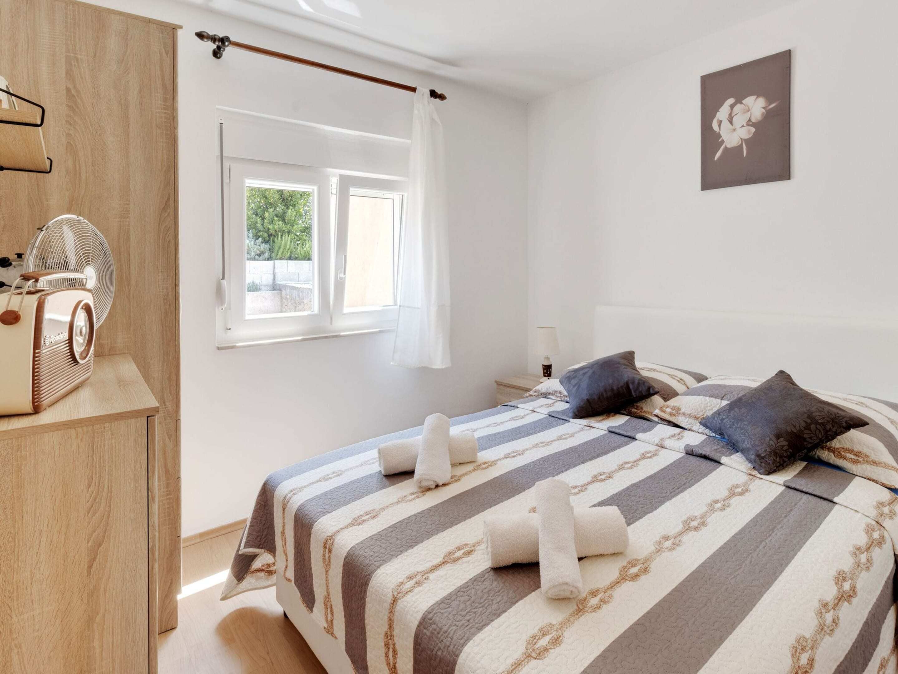 2 bedrooms, individually furnished, bed sheets