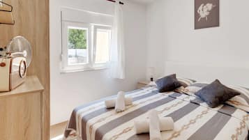 2 bedrooms, individually furnished, bed sheets