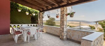 Simplistic Holiday Home in Jasenice Rovanjska near Sea
