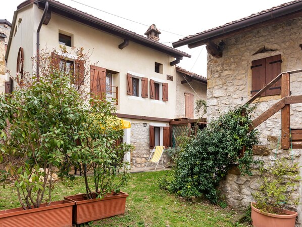 Exterior - Lovely Holiday Home in Montaner With Patio (Sarmede)