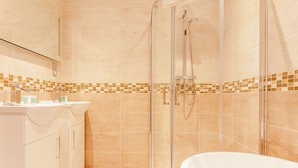 Apartment | Bathroom - Alluring Apartment in Liverpool near Anfield Stadium (Liverpool)