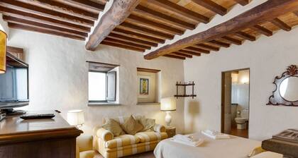 Picturesque Apartment in Montefiridolfi With Swimming Pool