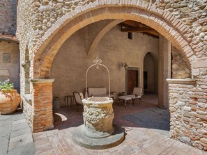 Balcony - Deluxe Apartment in Montefiridolfi With Swimming Pool (San Casciano in Val di Pesa)