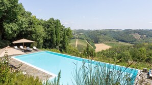 Outdoor pool - Deluxe Apartment in Montefiridolfi With Swimming Pool (San Casciano in Val di Pesa)