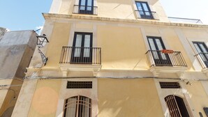 Exterior - Gorgeous Holiday Home in Ortigia With Balcony (Syracuse)