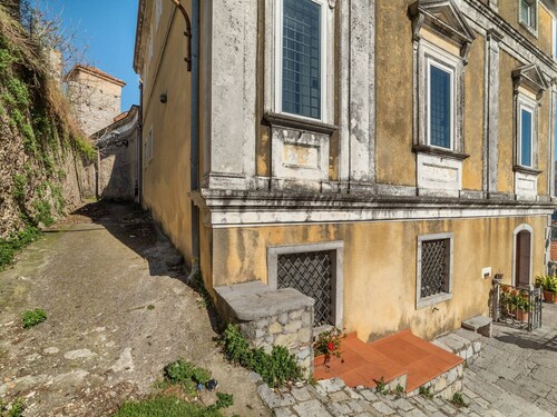 Vintage Holiday Home in Caselle in Pittari near Forest
