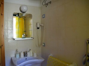 Shower, towels