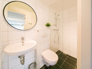 Een douche, handdoeken
