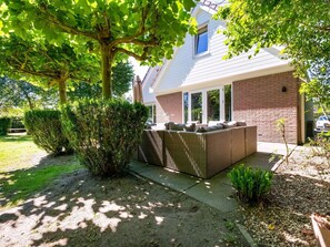 Exterior - Modern Holiday Home in Zeewolde With a Swimming Pool (Zeewolde)