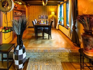 Dining - Lavish Farmhouse in Egmond aan den Hoef With Sauna (Egmond aan den Hoef)