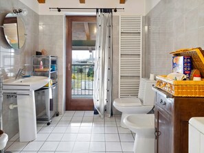 Apartment | Bathroom