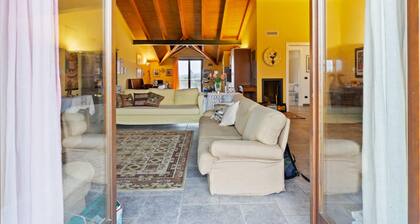 Belvilla by OYO Secluded Apartment With Balcony