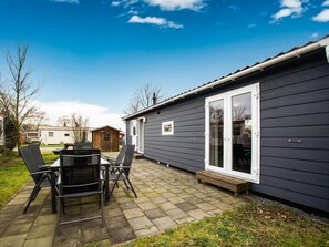 House | Balcony - Vibrant Holiday Home in Aalten With Terrace (Aalten)
