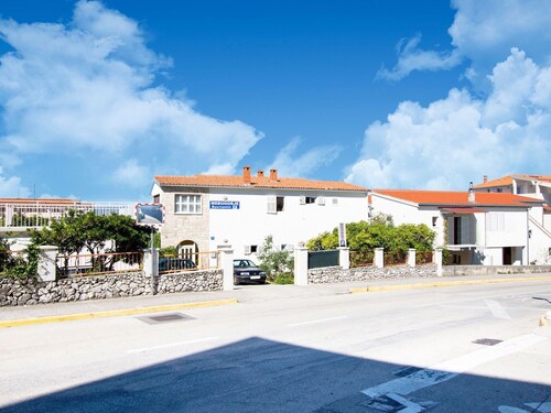 Cosy Holiday Home in Baška Voda With Terrace