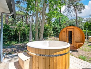 Spa - Elegant Holiday Home in Meijel With Sauna (Meijel)