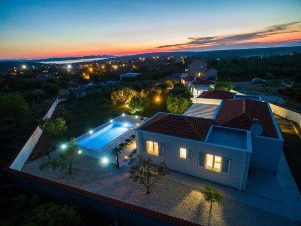 Villa | Exterior