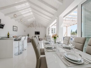 Villa | Restauración