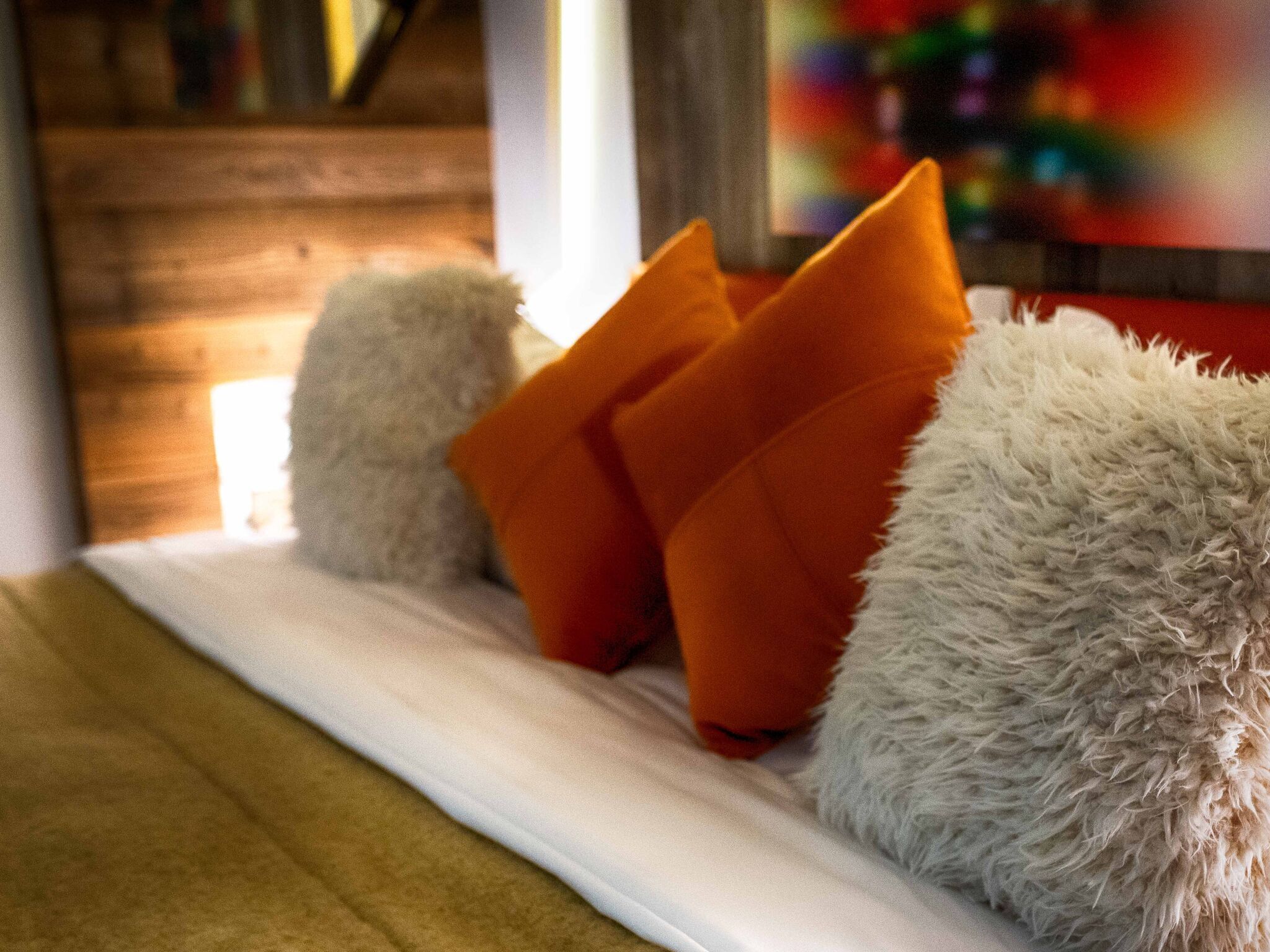 4 bedrooms, bed sheets