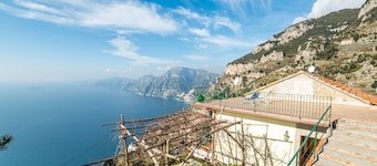 Quaint Holiday Home in Praiano With Swimming Pool