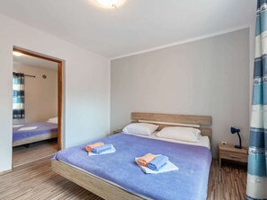 Apartment | 2 bedrooms, individually furnished, bed sheets