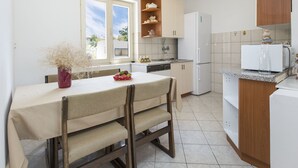 Unclassified image, 5 of 25, button - Alluring Apartment in Labin With Garden (Labin)