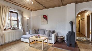 Căn hộ | Khu phòng khách | TV