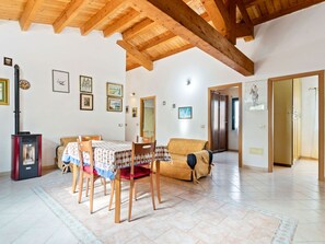Dining - Homes in the Lagoons of Santa Giusta (Santa Giusta)