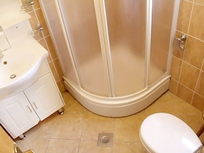House | Bathroom | Shower, towels