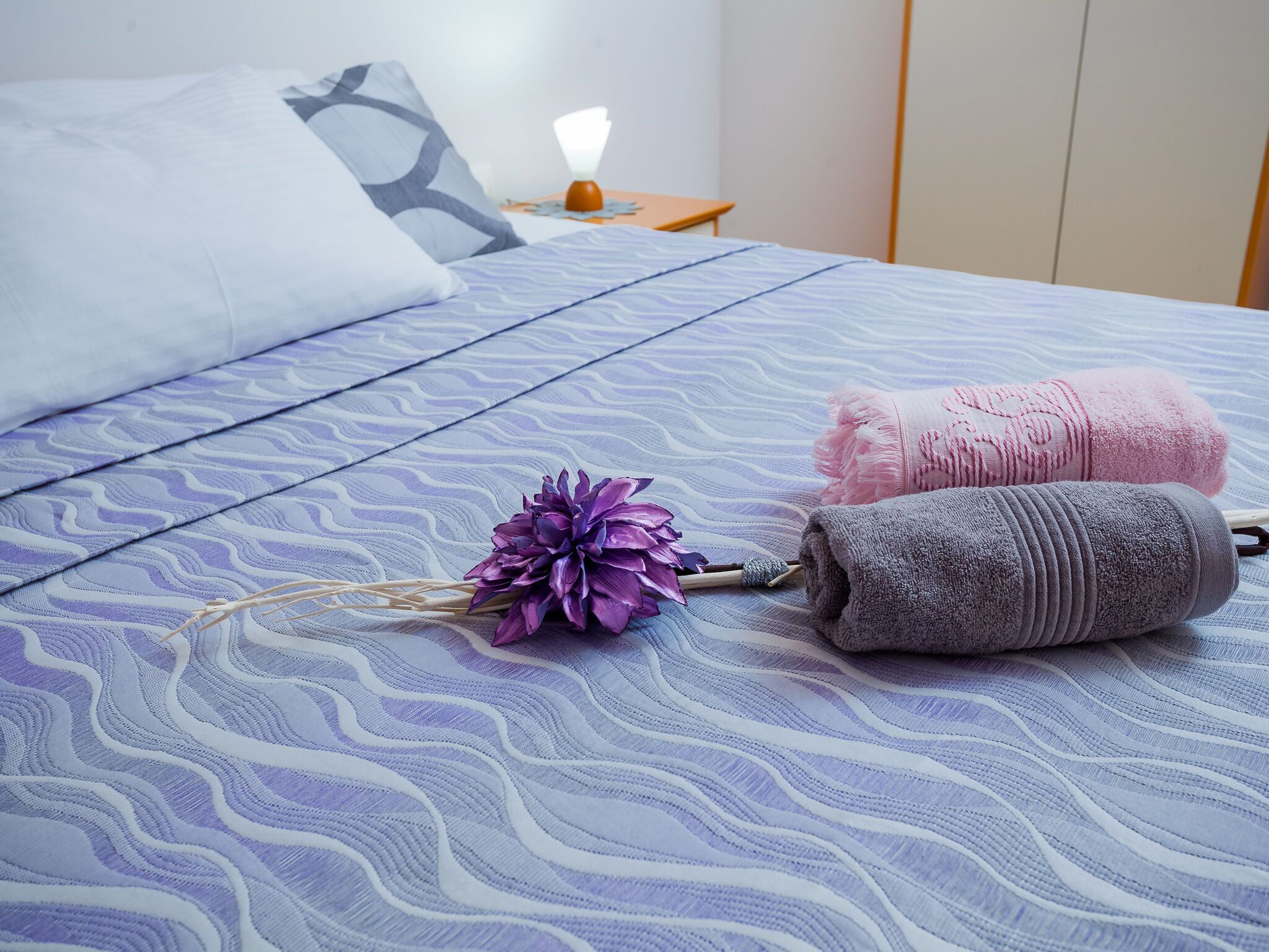 2 bedrooms, bed sheets