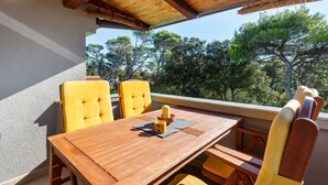 Balcony - Rustic Cottage in Silba With Garden (Silba)