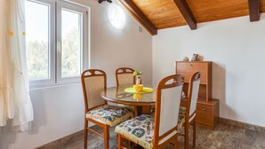 Dining - Rustic Cottage in Silba With Garden (Silba)