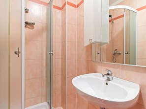 Apartment | Bathroom